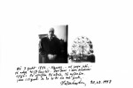 un écrivain âgé chez lui dans la ville de Tirana en Albanie en 1998 © Photo Deborah Metsch