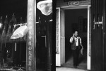 Un homme à la pagode dans le quartier chinois de Saigon en 2016, Mai © Photo Deborah Metsch