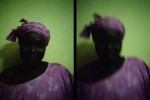 rouge boubouPortraits de famille, femme en boubou et fond vert, série rouge, à Bamako au Mali en 2001 © Photo Deborah Metsch